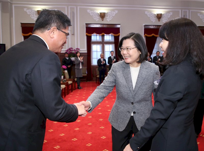 口罩實名販售明上路 總統：讓購買更公平 盼民眾多體諒