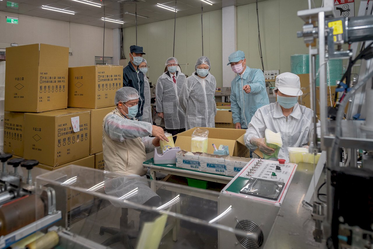 台灣口罩政策&nbsp; 醫生：領先WHO豈止一個月