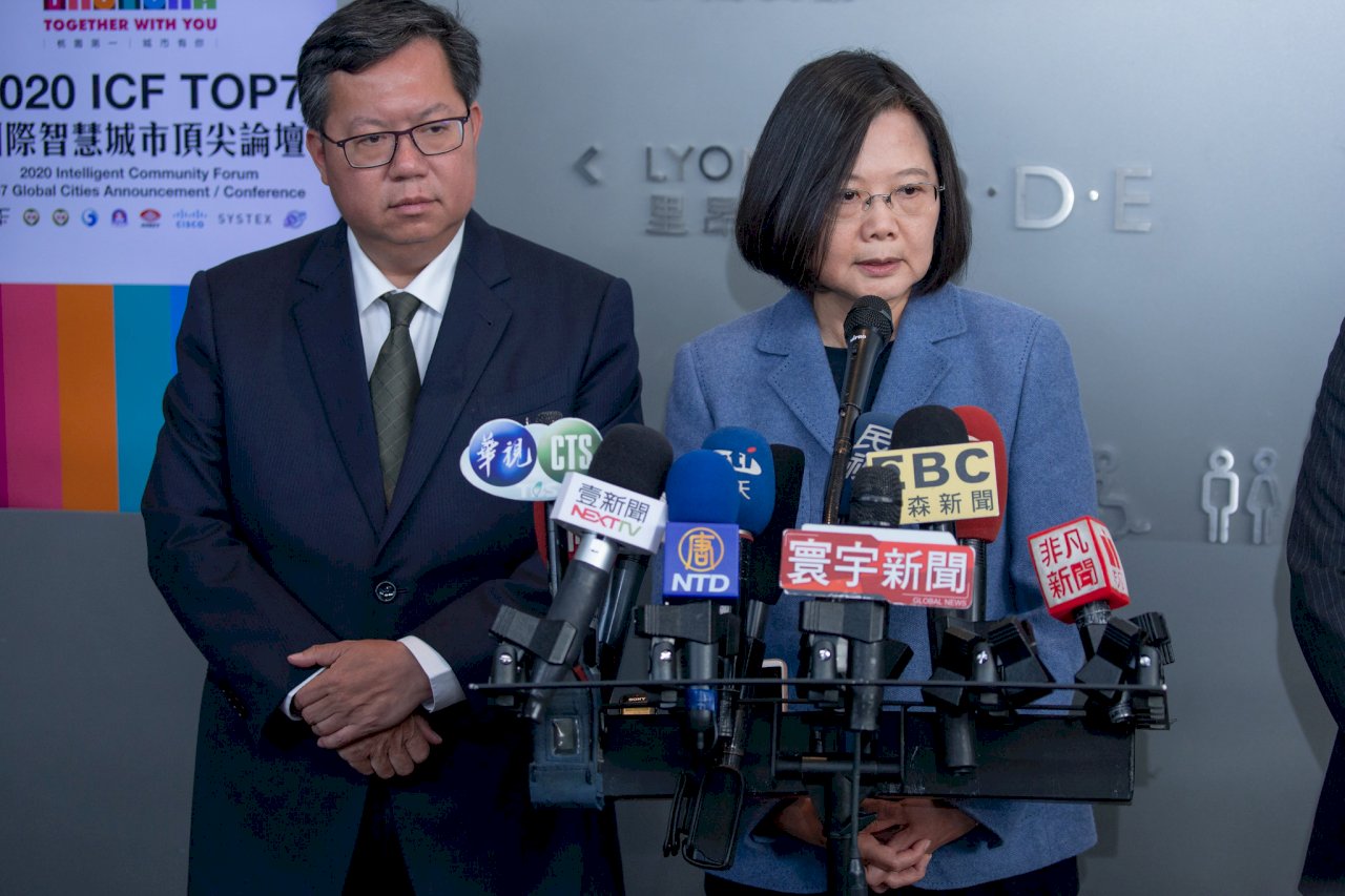 共機又繞台 總統籲對岸快控制疫情 軍事動作無意義