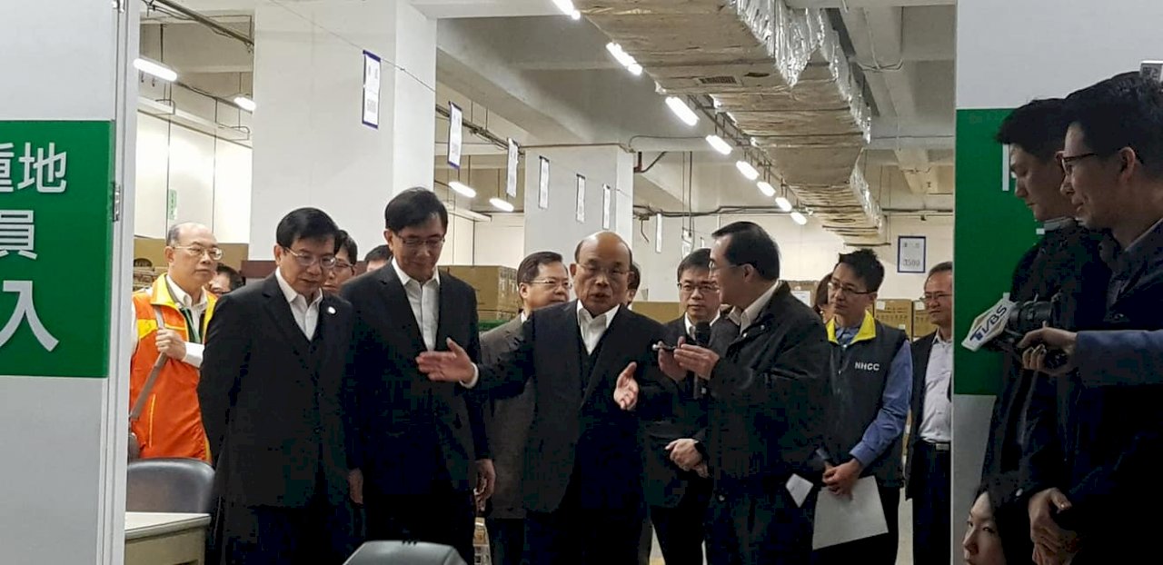 為郵務人員打氣 蘇揆：台灣口罩實名制全世界最成功 (影音)