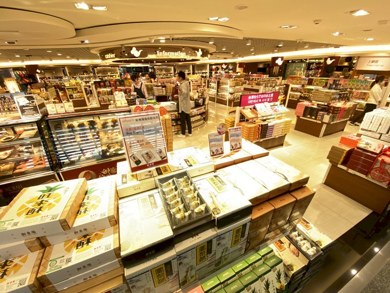 國旅熱潮挹注 離島免稅店7月業績破5億