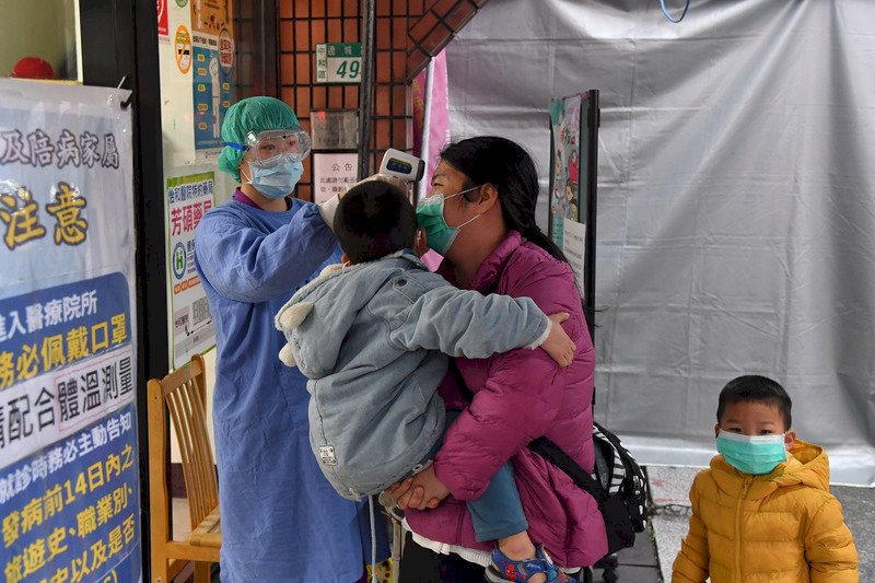 保全醫療人力 醫事人員除報准外禁止出國