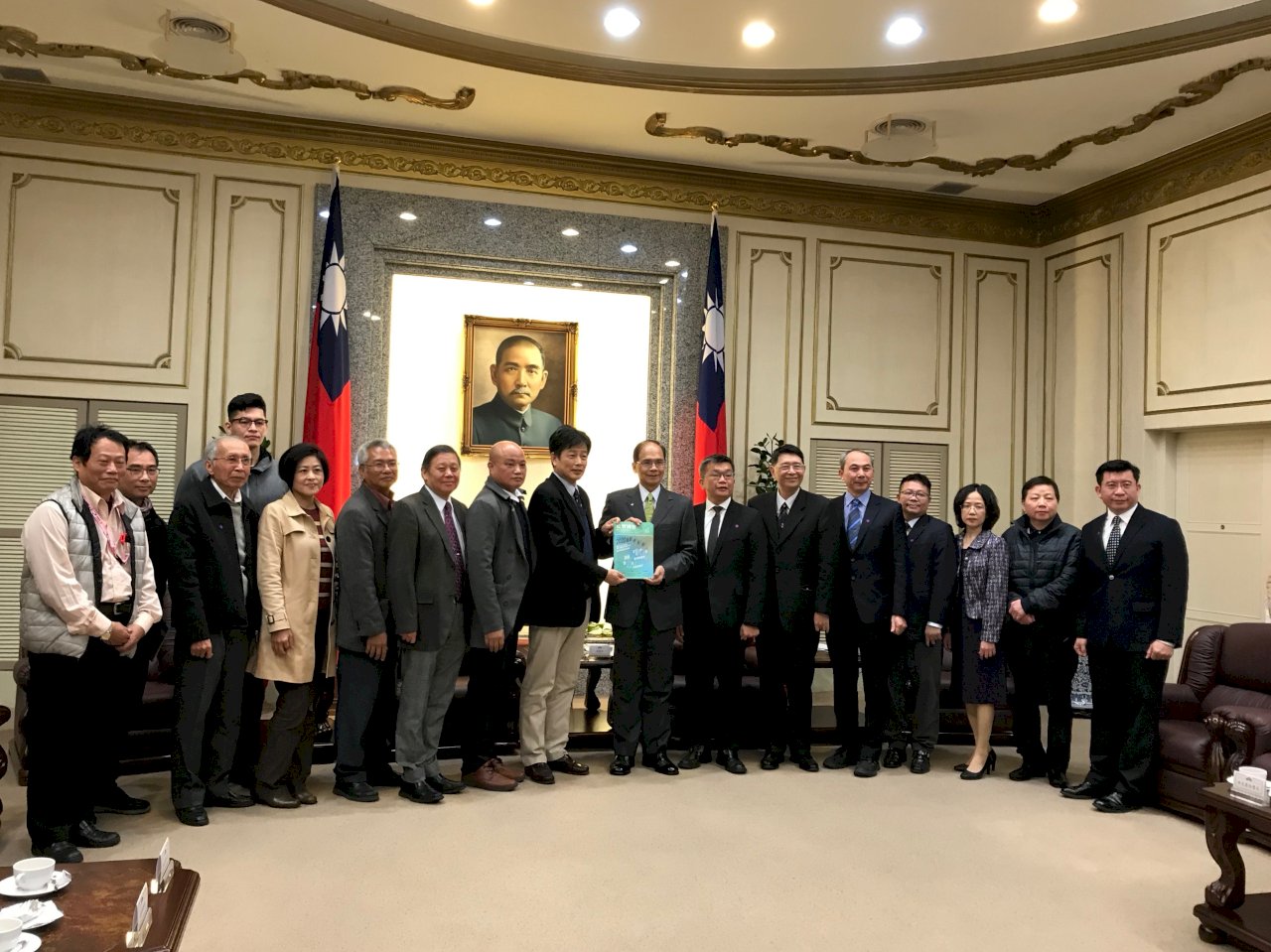公督盟拜會游錫堃 盼充實國會頻道內容