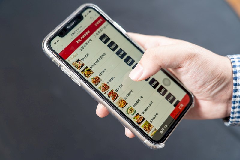 ◎疫情裡衝業績！你衰退、我大夯！百貨餐飲悽慘、電商保健熱賣......