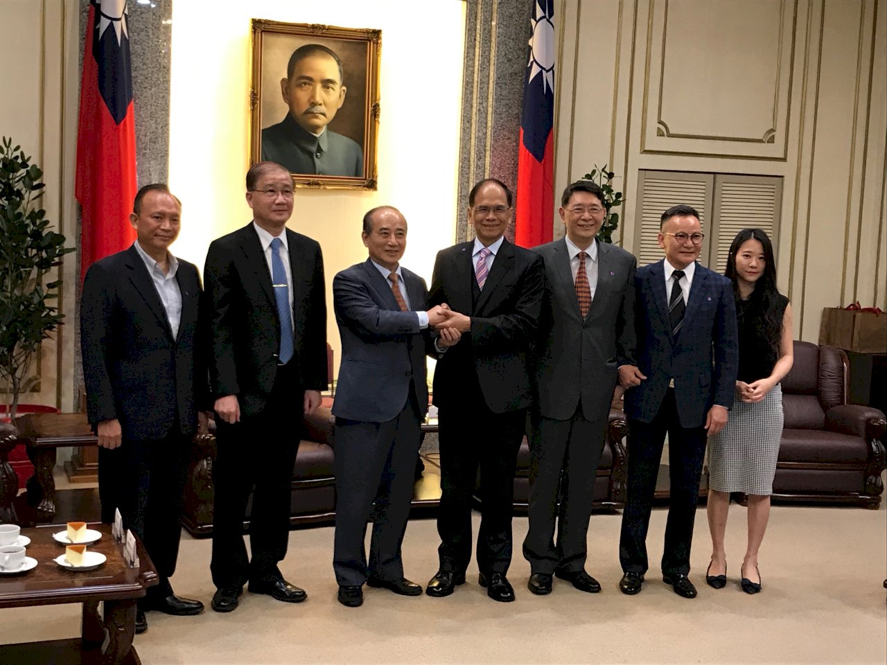 游錫堃接見王金平 盼台灣醫療結合新南向推廣成果