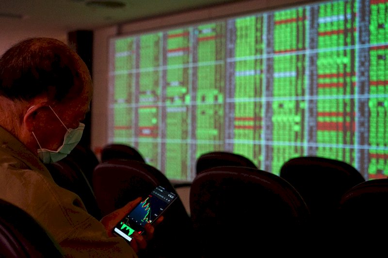市場瀰漫悲觀氣氛台股再走跌失9300 新台幣續走貶