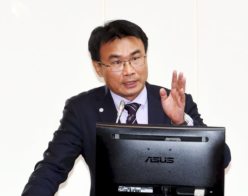 不要囤積 陳吉仲：預計4月中肥料每包降20元