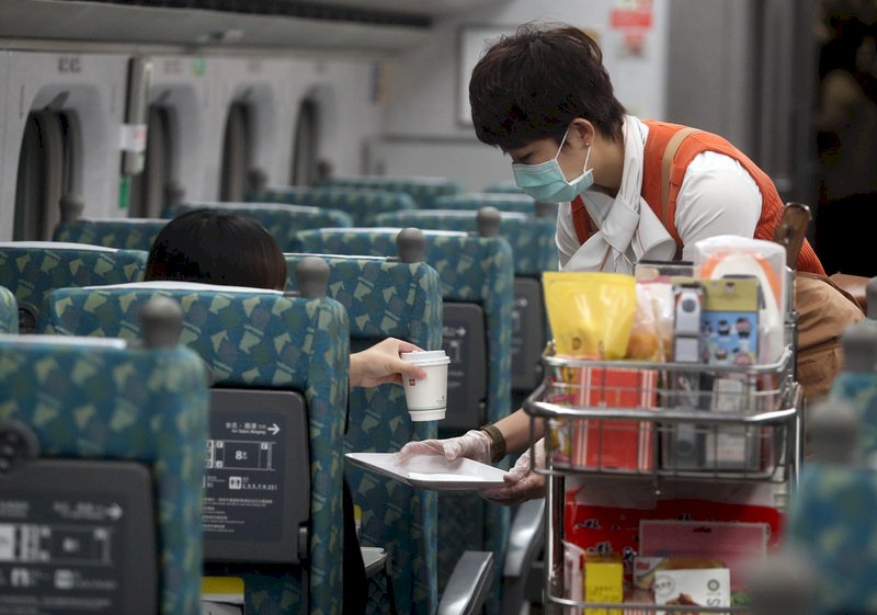 高鐵開放飲食？ 陳時中：不反對 站票則要慎重