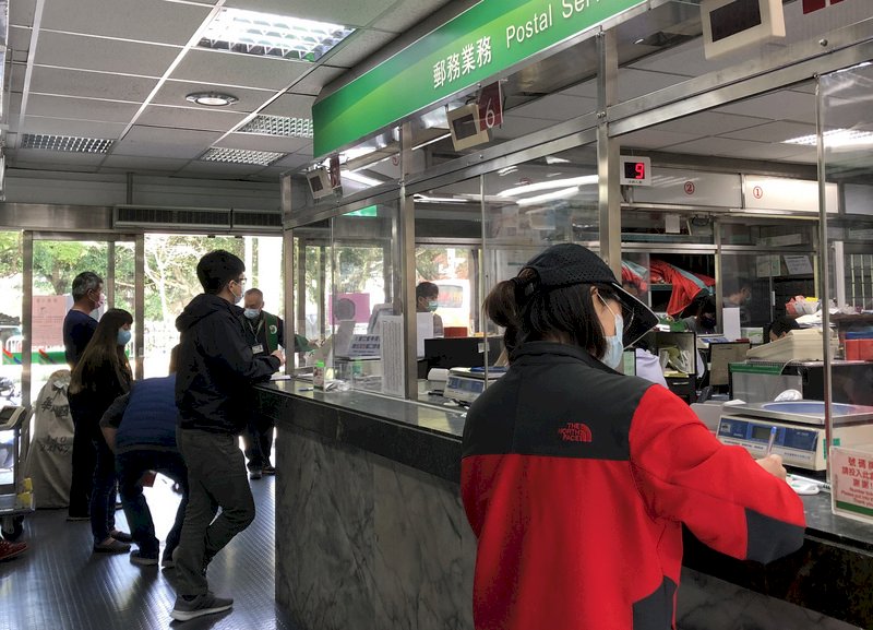 60家郵局可當收件地址24日上路 國內包裹快捷省22元資費