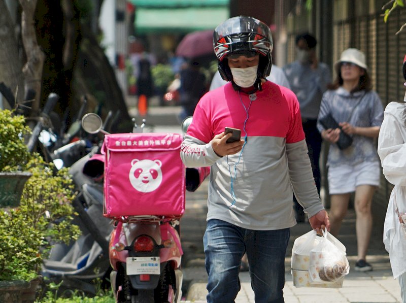 米克拉颱風逼近 職安署籲暫停外送服務