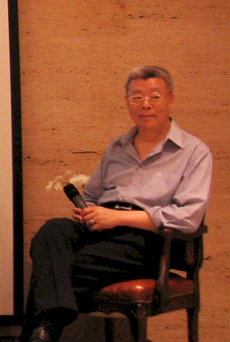 ◎也許你曾經因為看過他的影評，而決定去看那部電影。是翻譯、是作家、也是詩人。一起來認識景翔......