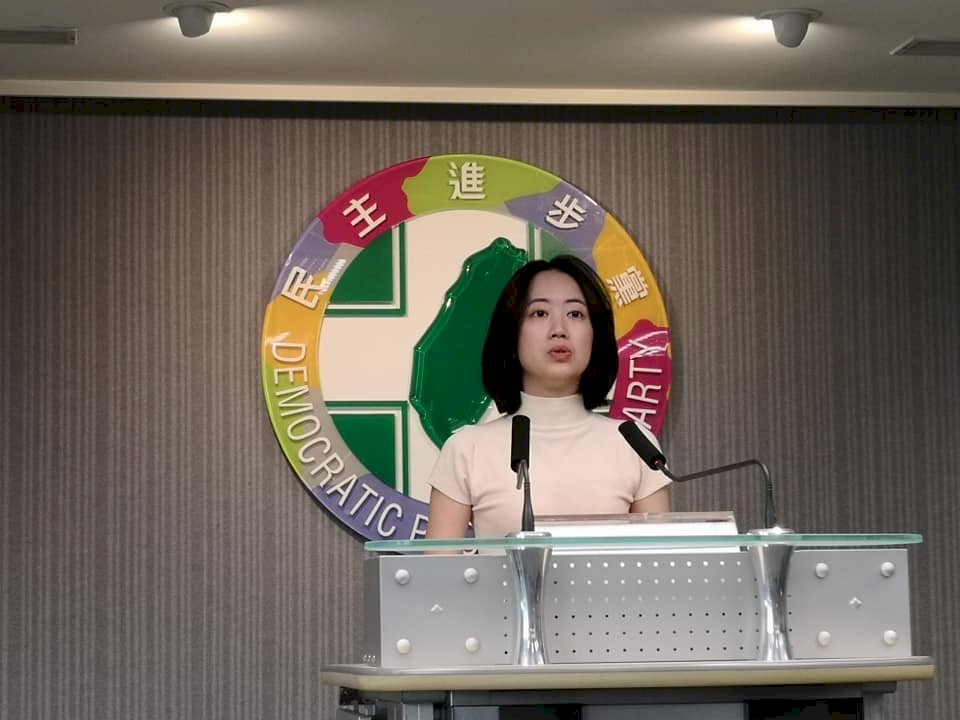 戴瑋姍反批金溥聰：像老鼠一樣逃跑的是侯友宜