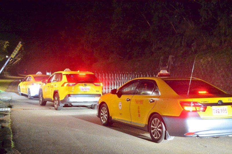 滯留印度台僑搭計程車 抵達北部集中檢疫所