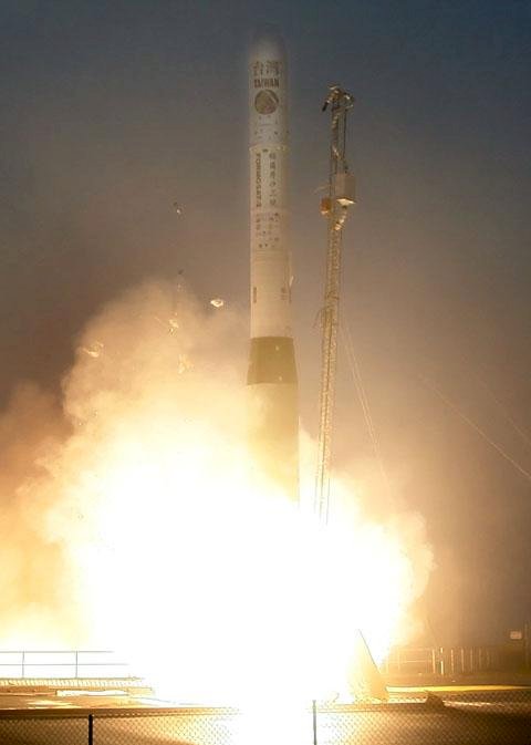 福衛三號退役 停留在太空逐步下降燒毀