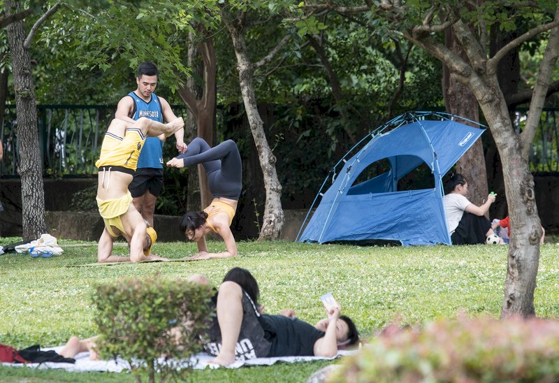 天晴高溫中南部逾36度 晚起鋒面近漸轉雨