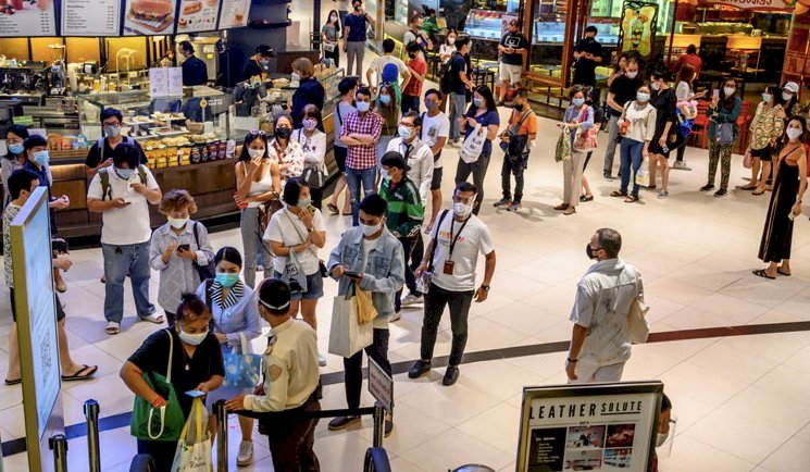 泰國百貨公司重新開放 民眾進出須掃QRcode