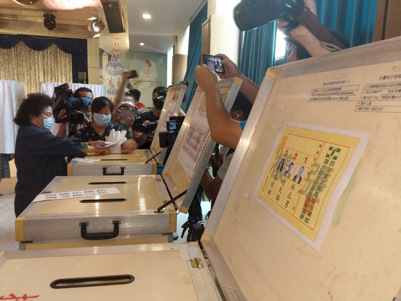 民進黨高市黨部主委選戰 陳菊：手心手背都是肉