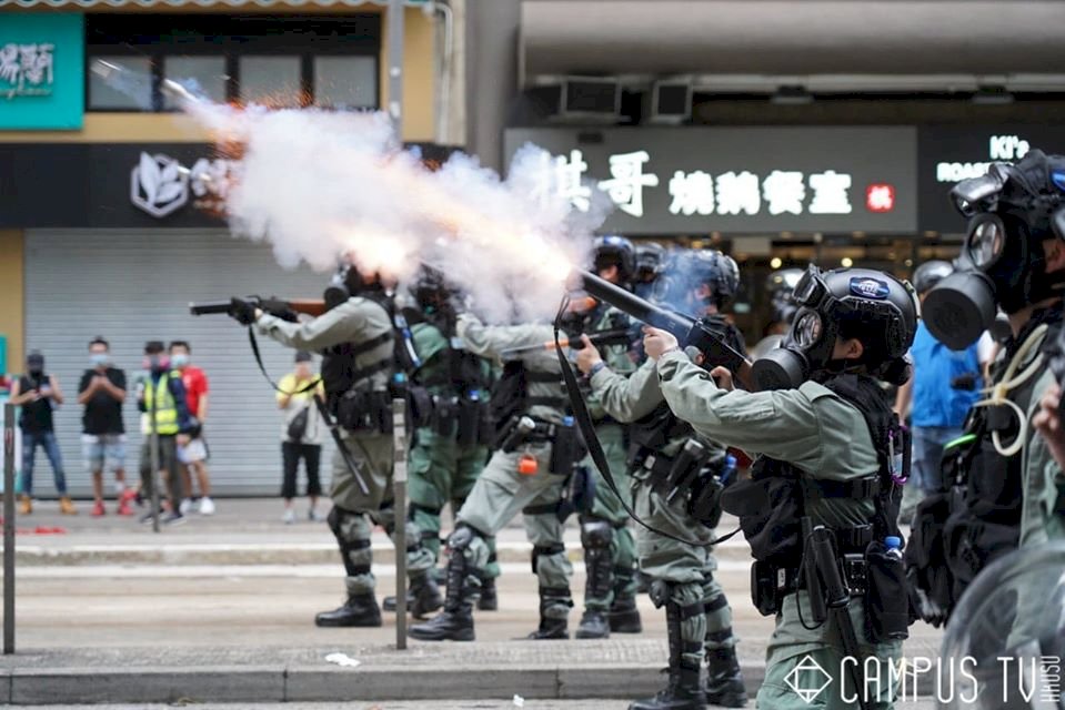 港人上街抗議港版國安法 醫管局：1女子命危