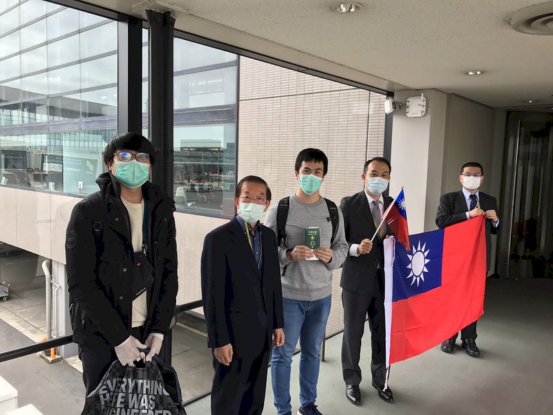 台日俄合作 滯俄台人搭日航抵日本轉機返國