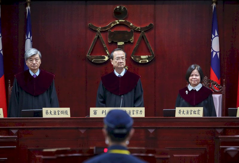 ◎通姦不是沒事，只是依民法論處！刑法239條為什麼違憲？維繫婚姻的，是真愛還是法律？