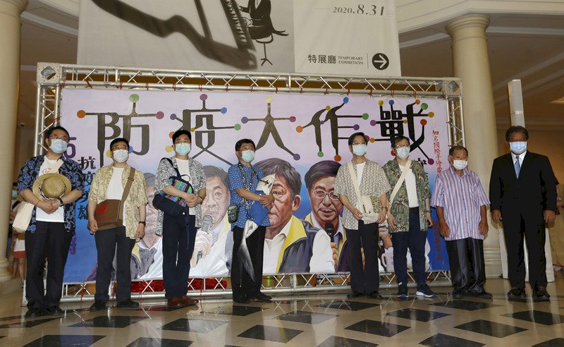 陳時中訪台南人氣高 與顏振發揭幕手繪看板