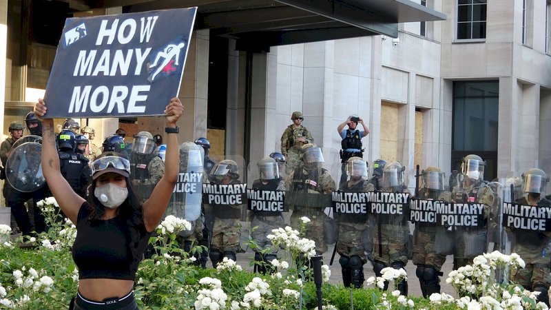 美示威潮未歇 國民兵守華府正規軍城外待命
