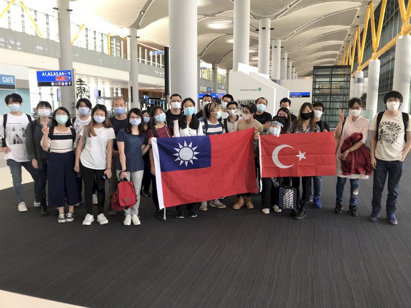 終於可以回家 安卡拉台灣學生踏上歸鄉路