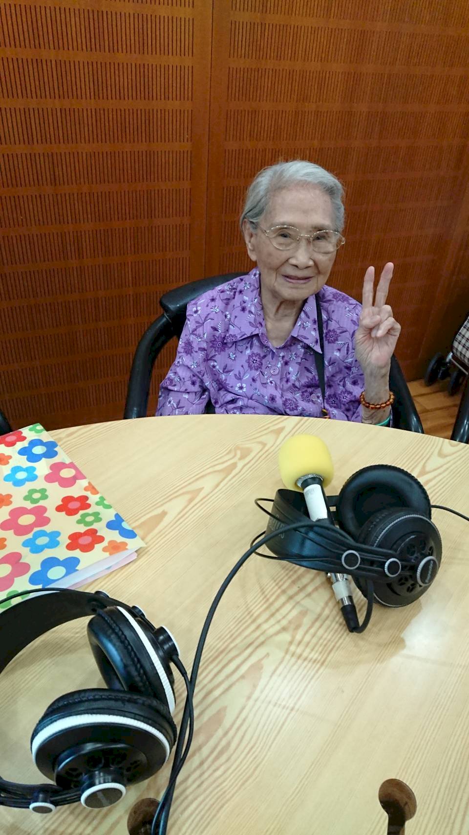 人瑞廣播處女秀  話端午、聊開了