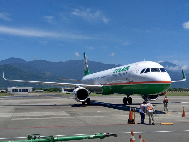 香港飛航情報區拒立榮包機飛東沙 僅告知有危險活動