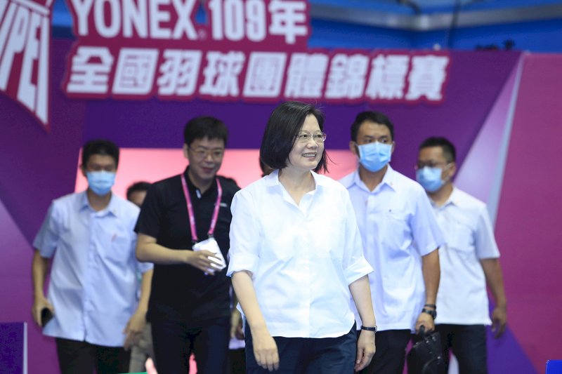 全國羽球團體賽決賽 蔡總統扮開球擲幣嘉賓