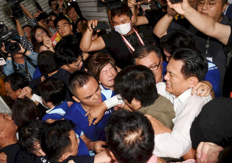 陳菊人事案引爆朝野衝突 游錫堃籲助理勿涉入攻防