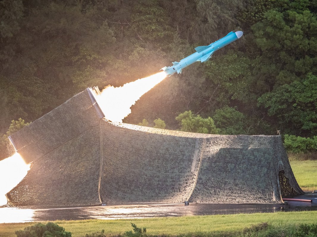 疑愛二飛彈發射後自爆 空軍將詳查原因 (影音)