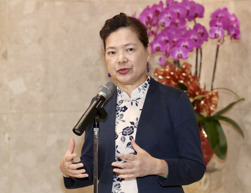傳立委施壓經部官員修SOGO條款 經長盼公務員能被尊重
