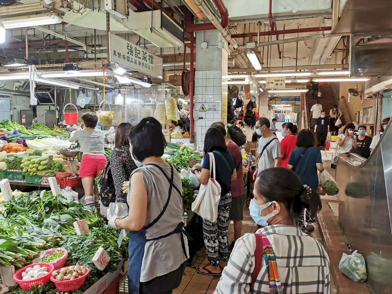 香港疫情單月激增1679例　民眾驚懼提防