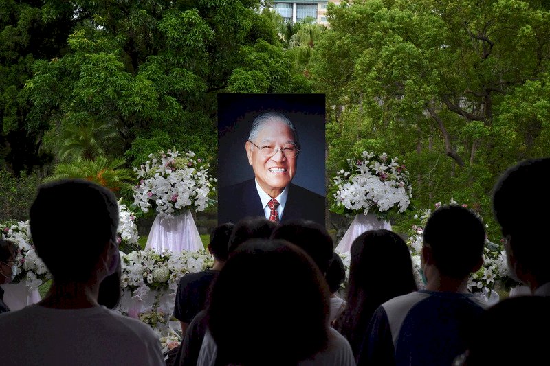 李登輝奉安禮拜10/7舉行　正副總統率官員迎靈