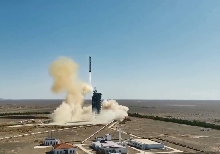 中國成功發射3衛星 稱可提供一帶一路訊息保障