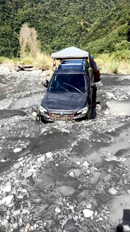 露營客遭溪水沖走1死3失蹤  台電：排洪閘門異常開啟