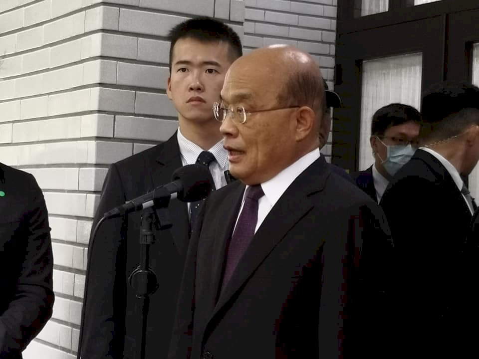 台漁船遭日公務船擦撞 蘇揆：不容我漁民權益受損