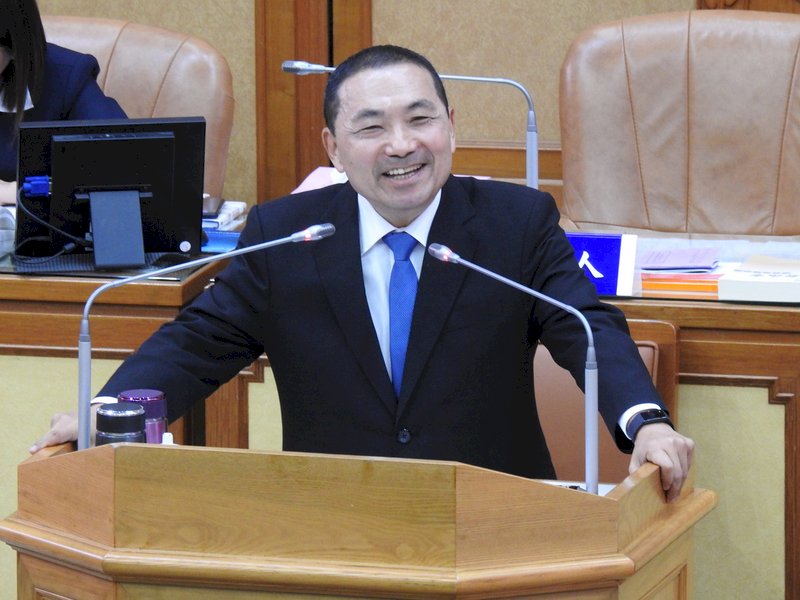 侯友宜新北議會備詢 綠營議員猛攻政治題