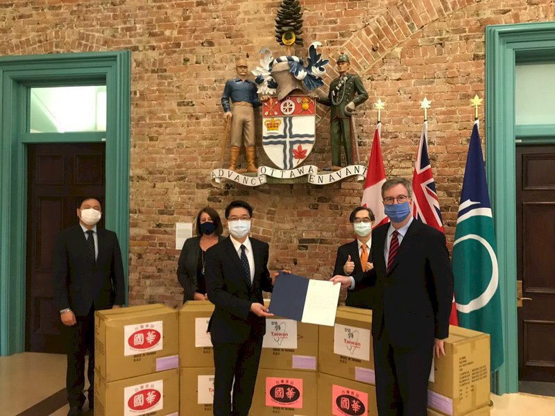 加拿大台商自發捐口罩&nbsp; 渥太華市長感謝台灣
