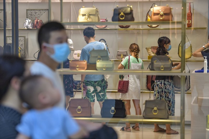 消費降級 2024年中國奢侈品銷售額估下滑近20%
