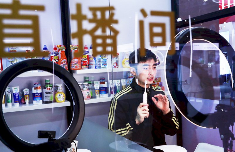 薇婭被中國官方重罰近60億 直播平台全數被禁