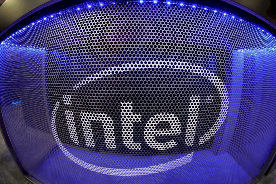 籌資拚轉型！英特爾以110億美元出售愛爾蘭廠49%股權