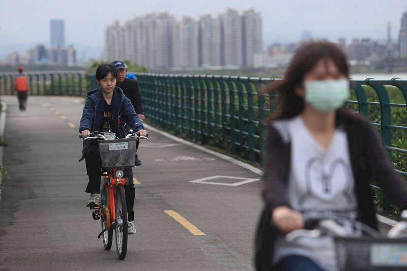 北東迎風面注意局部大雨  中南部天氣穩定