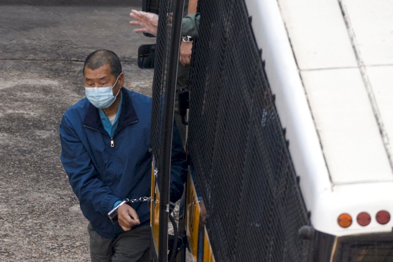 黎智英被依違反國家安全法起訴