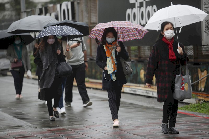 乍暖還寒 晚起再度變天 東北部雨勢不停