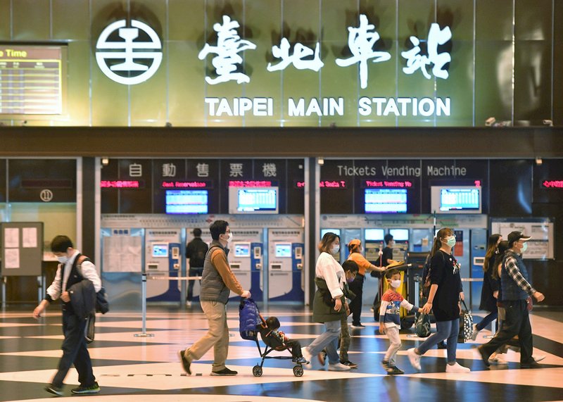 疫情升溫  台鐵車站大廳停辦大型活動