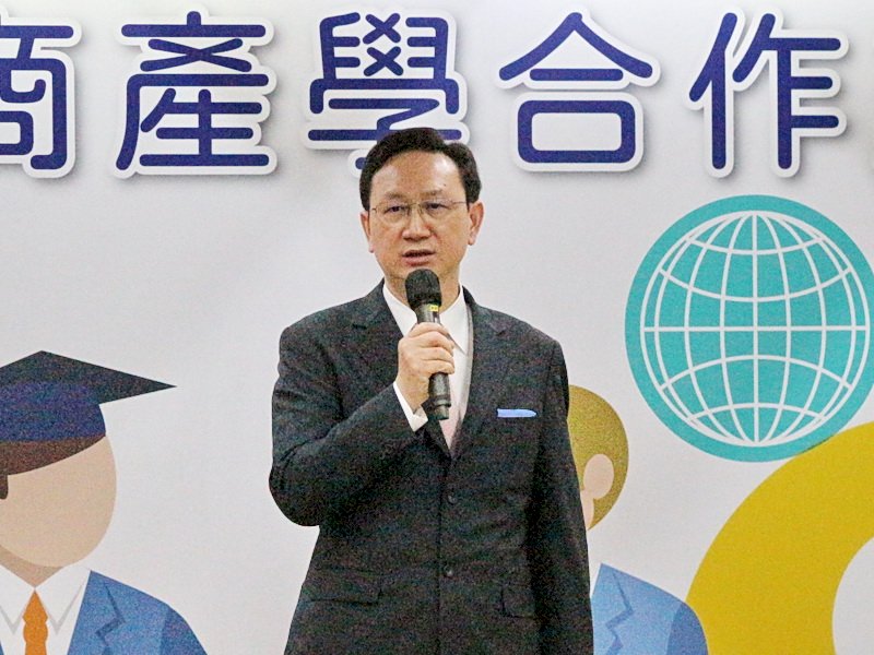 疫情未歇 僑委會延長海外紓困貸款信用保證申請6個月