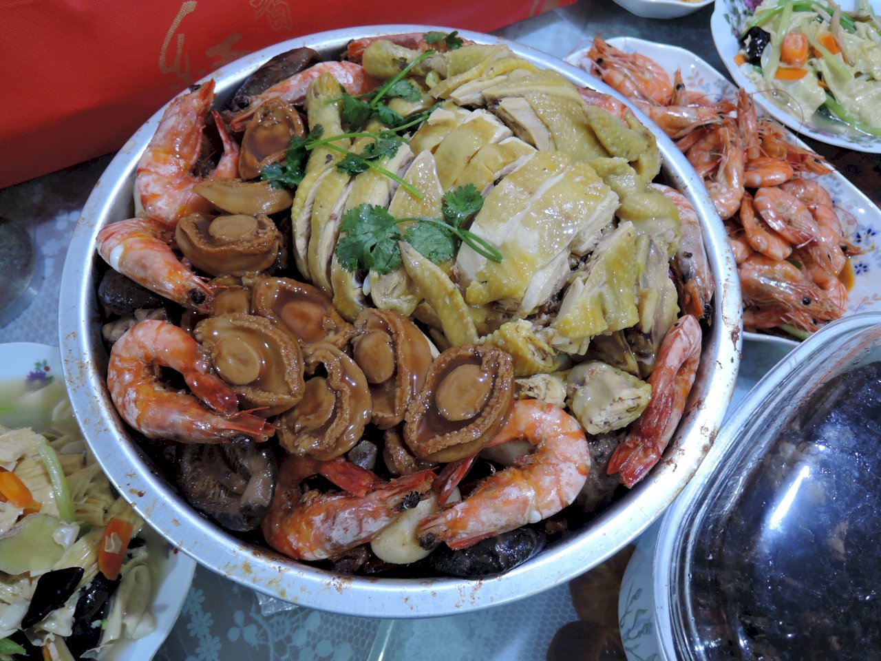 【香港雜記】香港的傳統美食 -- 盆菜
