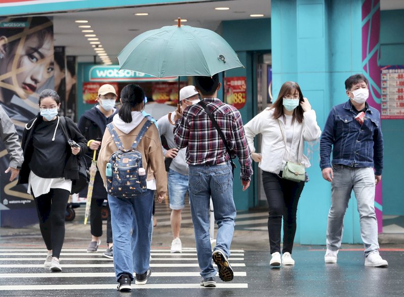 鋒面接近中部以北降雨漸明顯 入夜後雨勢加大